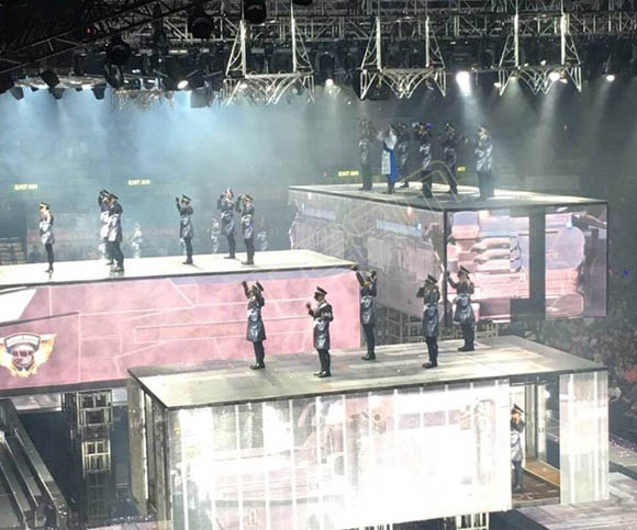 2016年10月香港體育館郭富城演唱會(huì) 定制的LED透明顯示屏智能舞臺(tái)