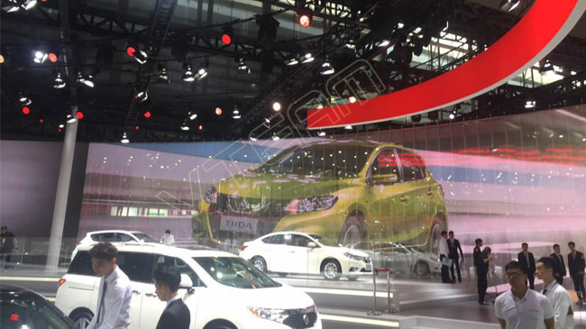 車展LED透明屏使用應(yīng)該具備哪些條件？
